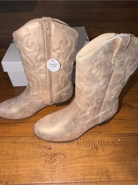 NWT- Rosegold Sonoma Boots for Girls